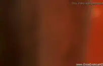 وشم في سن المراهقة مع كبير الثدي في الحمام.