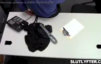 كان صديق الأخت في المنزل ، لذلك اضطررت إلى مضاجعتها.