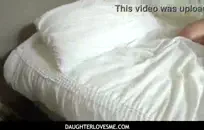 الهواة في سن المراهقة فاتنة مارس الجنس من قبل الديك ضخمة ونائب الرئيس شغل في الفم.