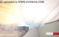 صديقة يحصل cummed أثناء سخيف نفسها.