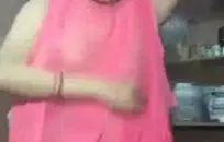 سخيف ضخمة juggs على رأس الديك، فقط لإنجاز المهمة