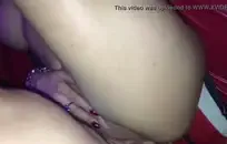 مراهق صغير يستمني في منتصف الليل.