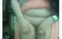 تم تقييد جليسة الأطفال وتكميم أفواههم بأسلوب المتشددين.