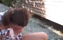 كس ساندي الحلو يحصل على قضيب كبير وقوي صدم داخل ثقبها الضيق.