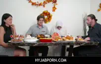 الكلبة يحصل مارس الجنس من قبل دسار السوداء.