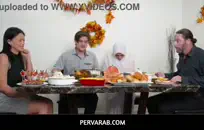 الحمار الكبير فتاة بيضاء تمتص الديك مثل سيد.