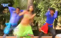 الطالبات القذرة، قرنية، المتعطشة لنائب الرئيس تتعرض للضرب من قبل مجموعة من الرجال السيئين في حفلة جنسية جماعية برية.