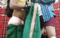 تحصل مارس الجنس لطيف الآسيوية في سن المراهقة وقحة والوجه أمام الأصدقاء.