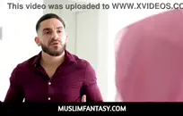 خنثي في ​​جنسي الملابس الداخلية مع دسار كبيرة.