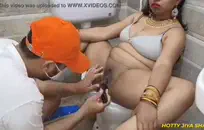 في سن المراهقة يأخذ الديك.