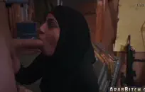 زوجتي تغسل قضيبي مع كس و handjob.