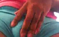 غنيمة كبيرة فاتنة يعطي رئيس ويحصل مارس الجنس من الصعب.