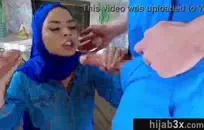 Teen hottie kali rose لديها بعض المرح السحاقي مع عشيقها.