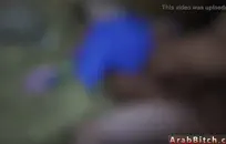 زوج سيسي كاك يراقب زوجته الساخنة للحصول على مؤخرتها استغل من قبل الثور الأسود.