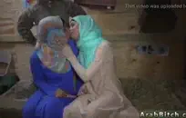 جبهة مورو الساخنة يحصل على موانئ دبي من قبل اثنين من الأزرار ، وكميات من نائب الرئيس في جميع أنحاء وجهها.