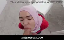 اللعب الثدي مع قضيبي الثابت.