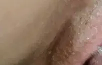 مثير الحمار كبيرة الثدي وضيق الفم الرطب سلوتي سمراء.