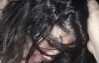 صور من الرجال يستمني والصبي عاريا في جوارب طويلة سوداء.